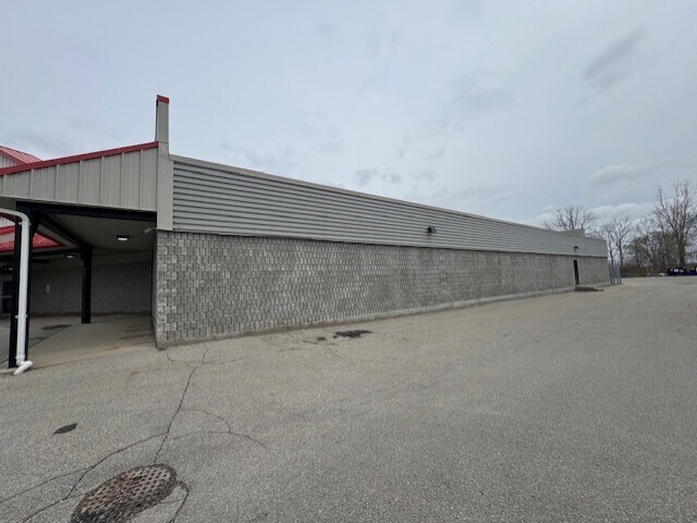 More Photos Of 1780 Wharncliffe Rd S, London Freestanding For Sale