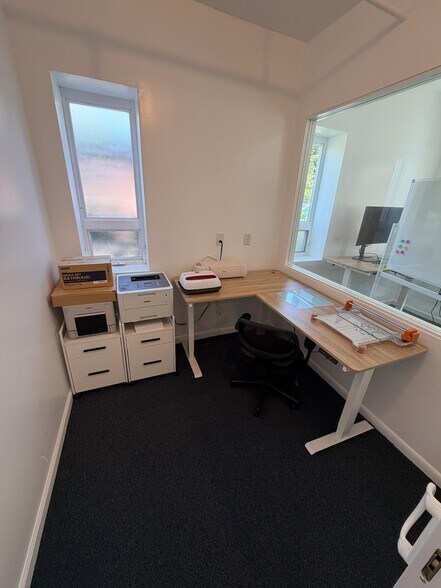 More Photos Of 3 W 18th St, Weehawken Showroom For Lease