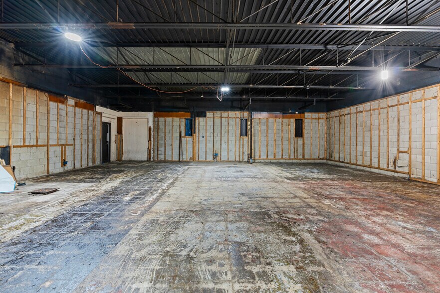 More Photos Of 15163 E 10 Mile Rd, Eastpointe Freestanding For Sale