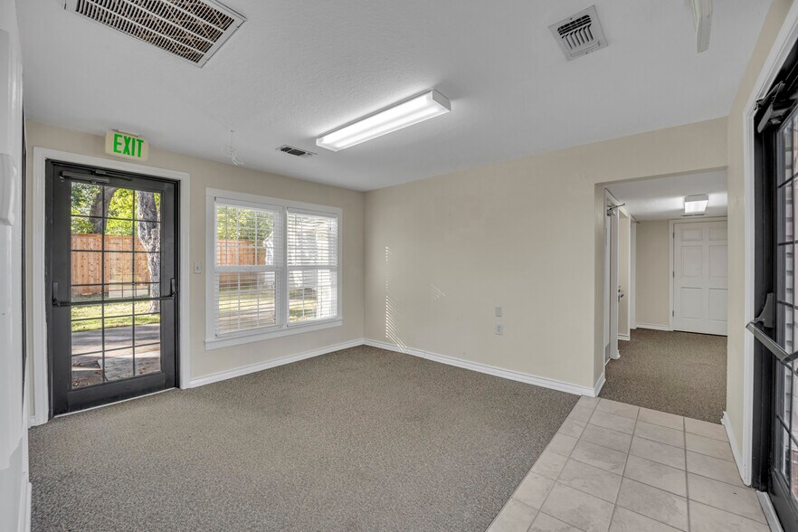 More Photos Of 600 S Davis Dr, Arlington Office For Lease