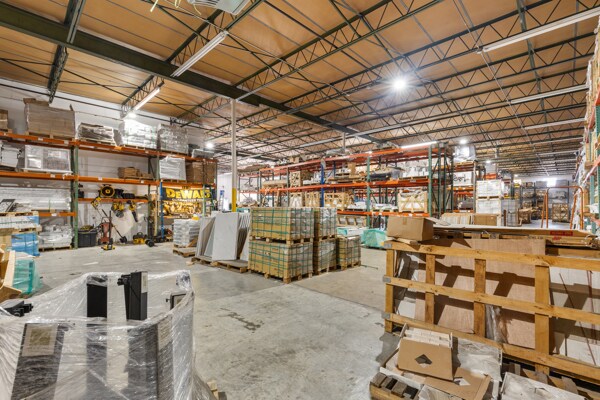 More Photos Of 9210 King Arthur Dr, Dallas Distribution For Lease