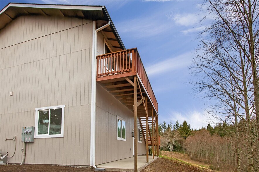More Photos Of 11 Sun Crest Ln, Cathlamet Multifamily For Sale