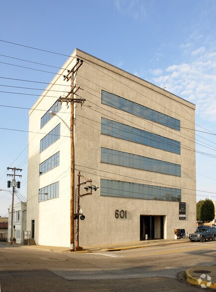 Primary Photo Of 601 Avery St, Parkersburg Office For Sale