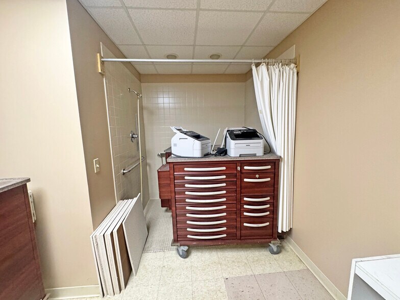 More Photos Of 109 Moran St, Glasgow Office For Sale
