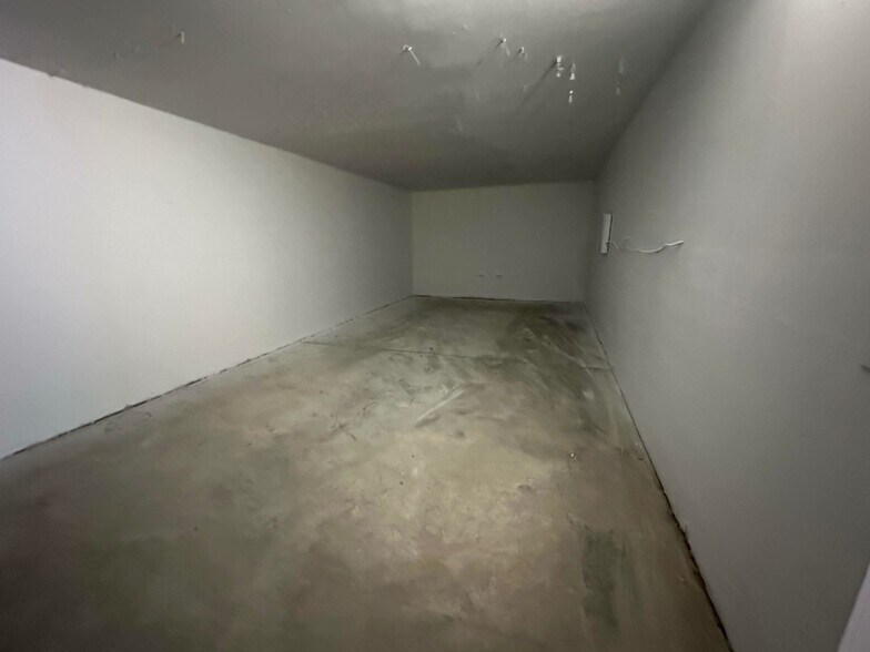 More Photos Of 456 S I St, San Bernardino Warehouse For Sale