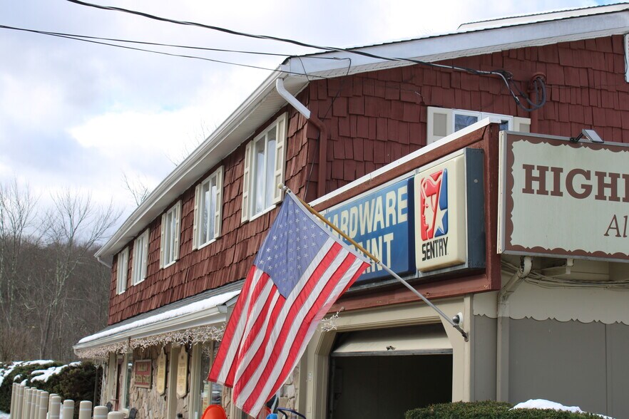 More Photos Of 111 Highland Lakes Rd, Highland Lakes General Retail For Sale
