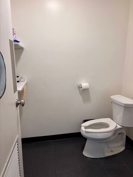 More Photos Of 4411 Rowland Ave, El Monte Distribution For Lease