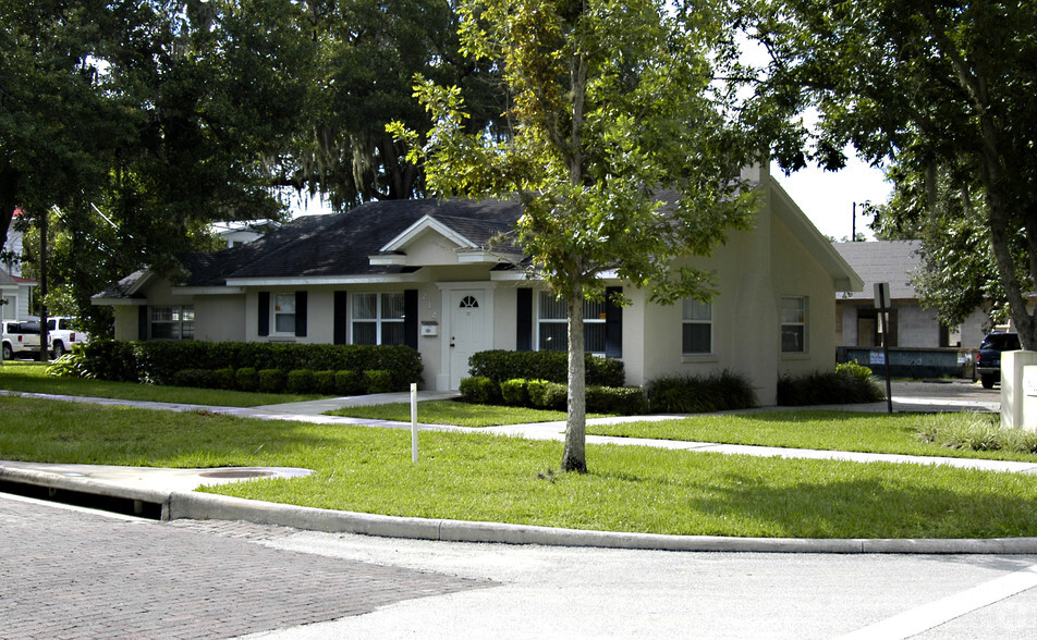 Primary Photo Of 214 Hillcrest St, Lakeland Medical For Lease