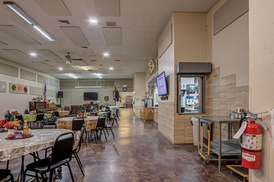 More Photos Of 512 W Main St, Payson Flex For Sale