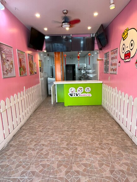 More Photos Of 18 W 14th St, New York Apartments For Lease