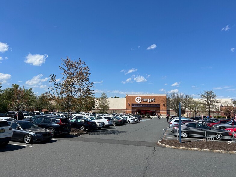 More Photos Of 111-701 Nassau Park Blvd, Princeton Unknown For Lease
