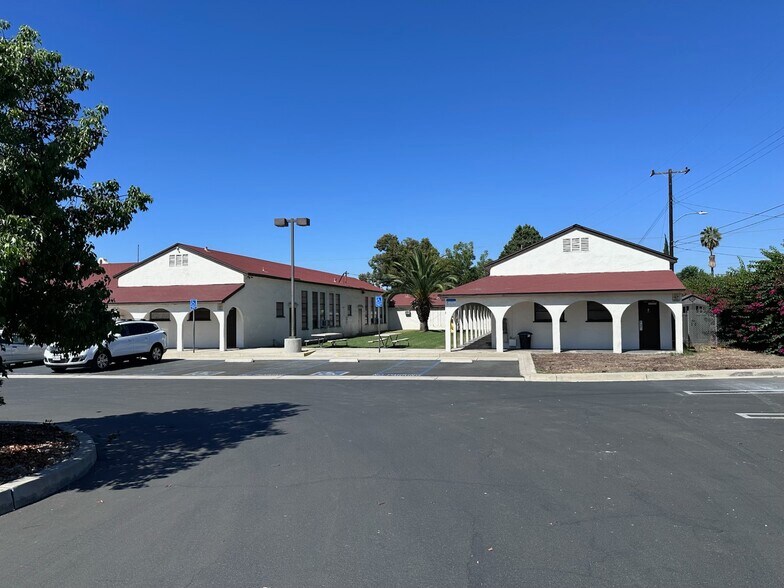More Photos Of 610 N San Antonio Ave, Pomona Specialty For Lease