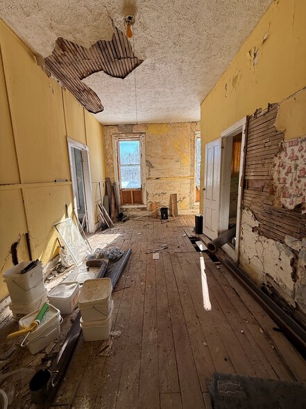 More Photos Of 130 W Main St, Westfield Flex For Sale