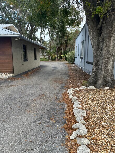 More Photos Of 3010 Manatee Ave, Bradenton Medical For Sale