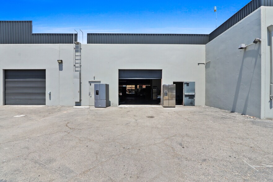 More Photos Of 13902 Harbor Blvd, Garden Grove Warehouse For Sale