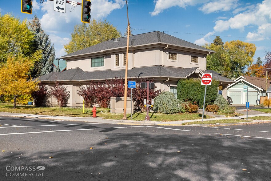 More Photos Of 125 NW Wall St, Bend Health Club For Lease