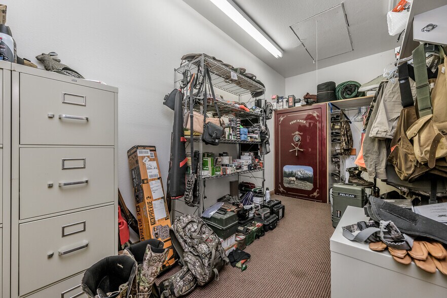More Photos Of 11616 Tanglewood Rd, Amarillo Office For Sale