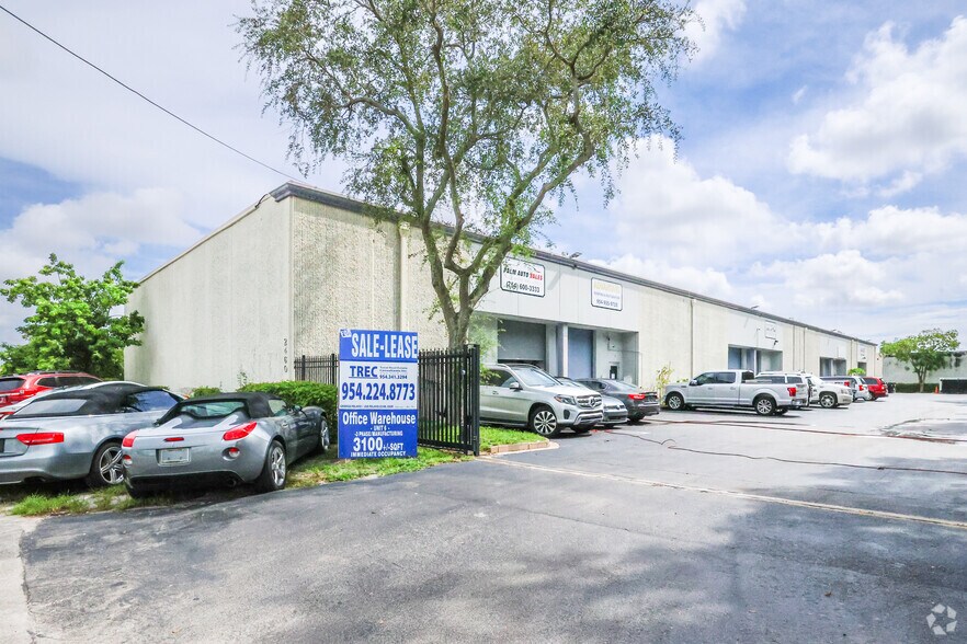 Primary Photo Of 2460 Nw 17th Ln, Pompano Beach Warehouse For Lease