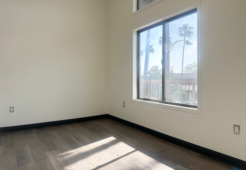 More Photos Of 451 S Brand Blvd, San Fernando Medical For Lease