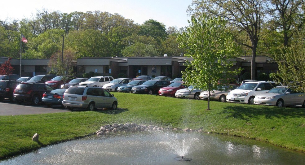 Primary Photo Of 4211 Glass Rd NE, Cedar Rapids Office For Lease