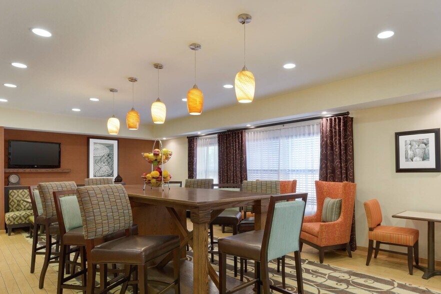 More Photos Of 4003 S Loop 289, Lubbock Hotel For Sale