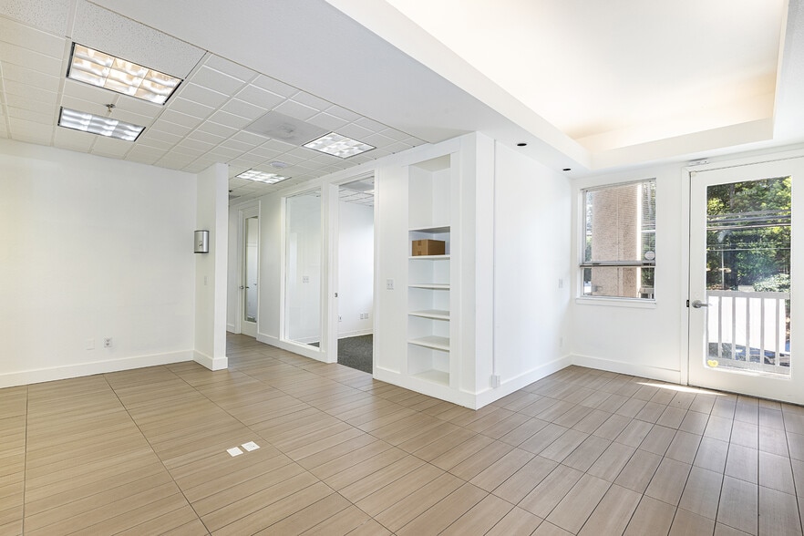 Primary Photo Of 7300 Healdsburg Ave, Sebastopol Office For Lease
