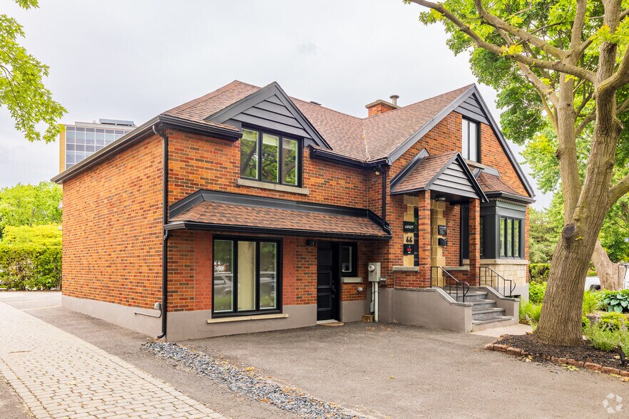 More Photos Of 44 Av Argyle, Saint-lambert Office For Sale