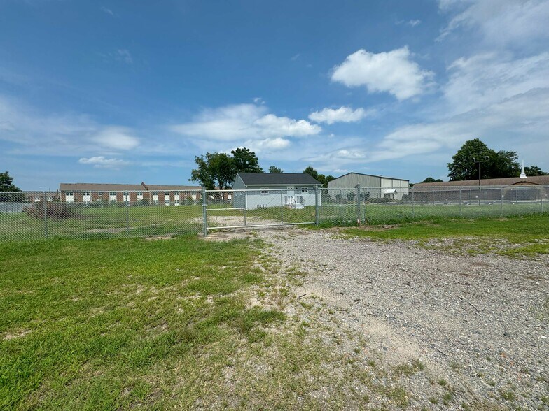 More Photos Of 5652 Bayside Rd, Virginia Beach Office For Lease