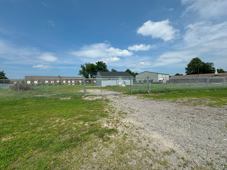 More Photos Of 5652 Bayside Rd, Virginia Beach Office For Sale