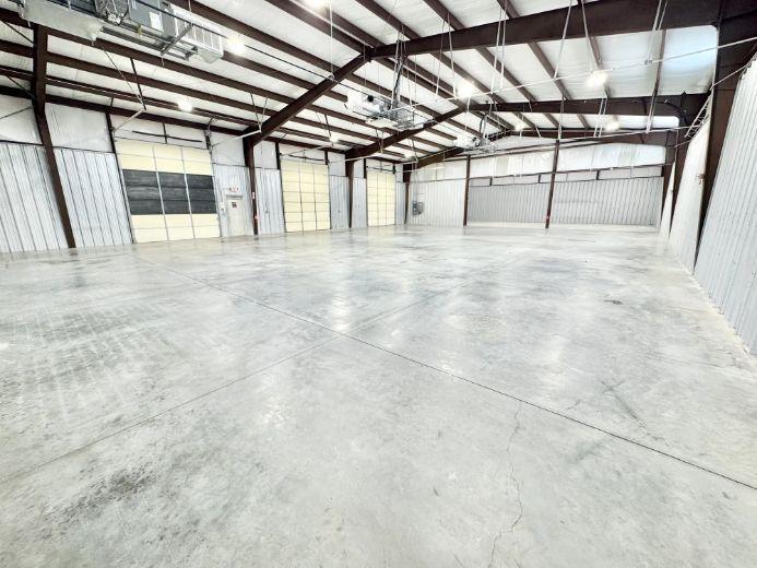 More Photos Of 320 NE 145th Pl, Edmond Warehouse For Lease