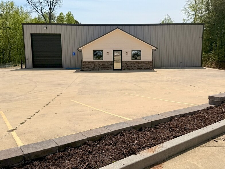 Primary Photo Of 62 Ralph Hicks Cir, Jasper Industrial For Lease