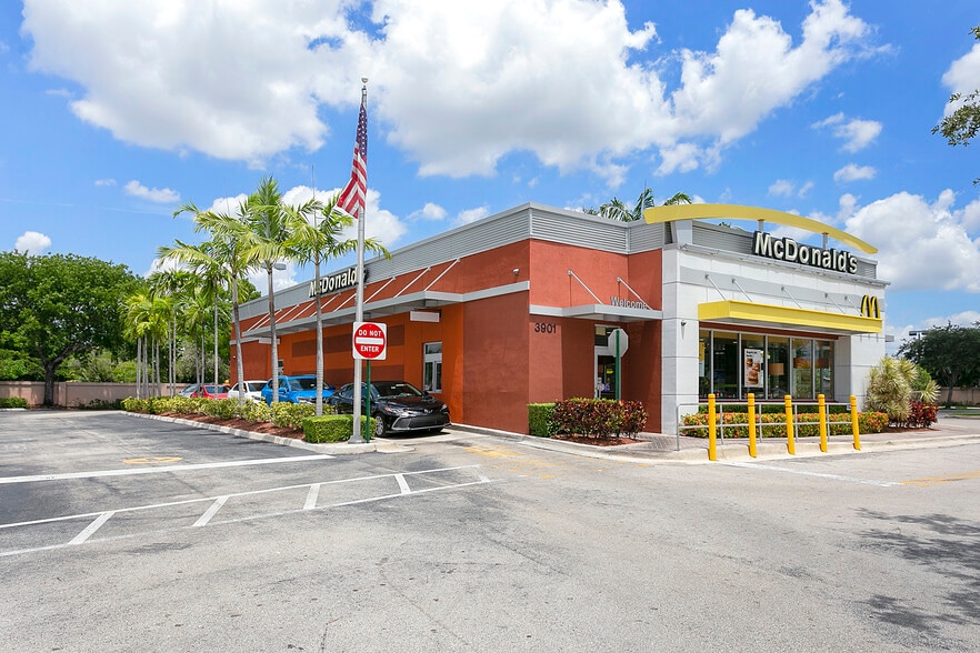 More Photos Of 3825-3869 W Hillsboro Blvd, Deerfield Beach Unknown For Lease