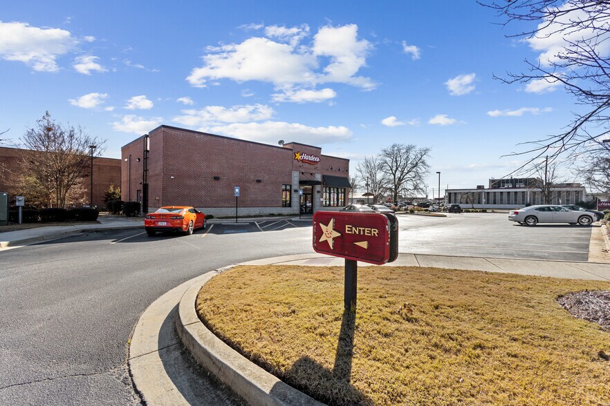 More Photos Of 113 N Broad St, Winder Freestanding For Sale