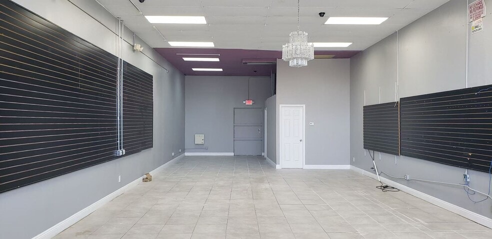 More Photos Of 4211 W Sahara Ave, Las Vegas Storefront Retail Office For Sale