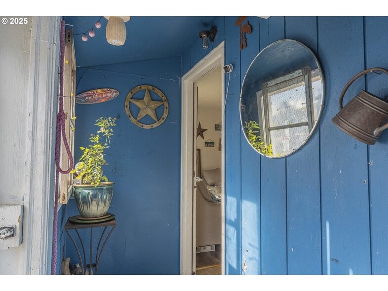 More Photos Of 2149 S Franklin St, Seaside Apartments For Sale