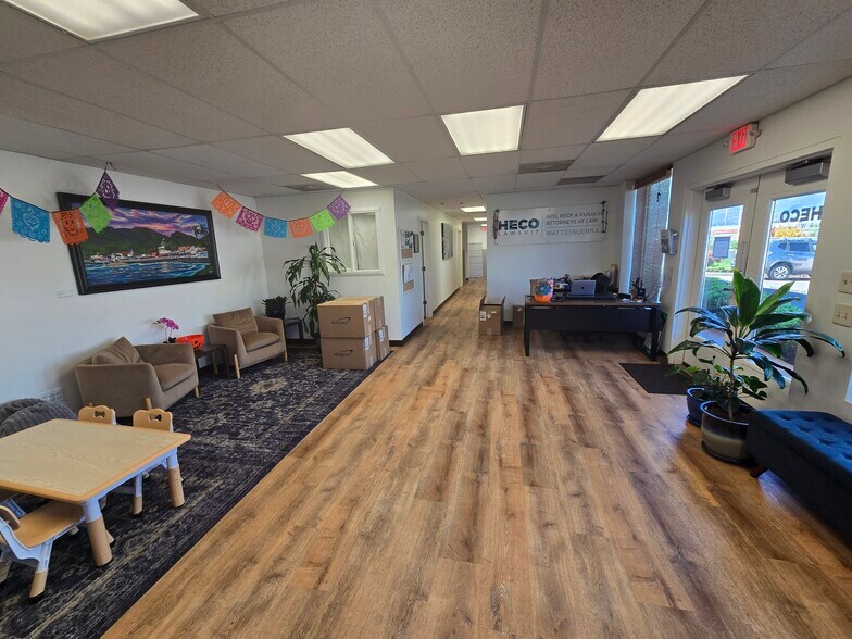 More Photos Of 400 Ala Makani St, Kahului Office For Lease