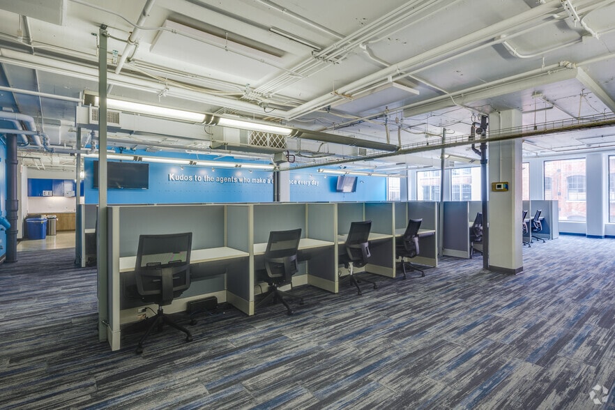 More Photos Of 225 W Superior St, Chicago Office For Sale