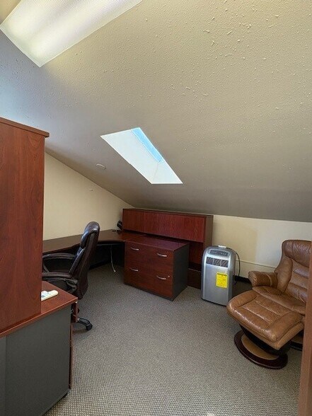 More Photos Of 24461 Welches Rd, Welches Medical For Lease