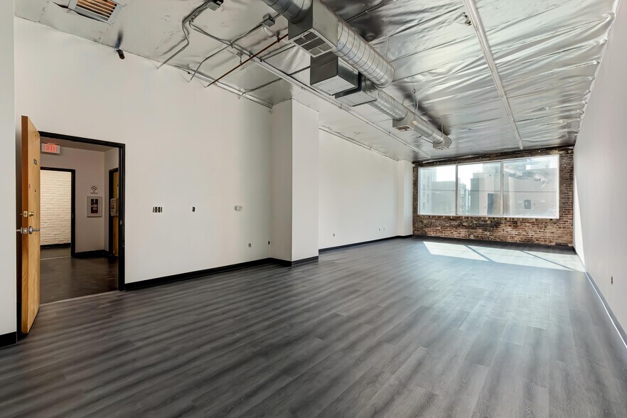 More Photos Of 1048-1050 S Los Angeles St, Los Angeles Storefront Retail Office For Sale