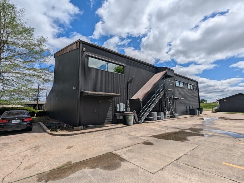 More Photos Of 7945 Eastex Fwy, Beaumont Office For Sale