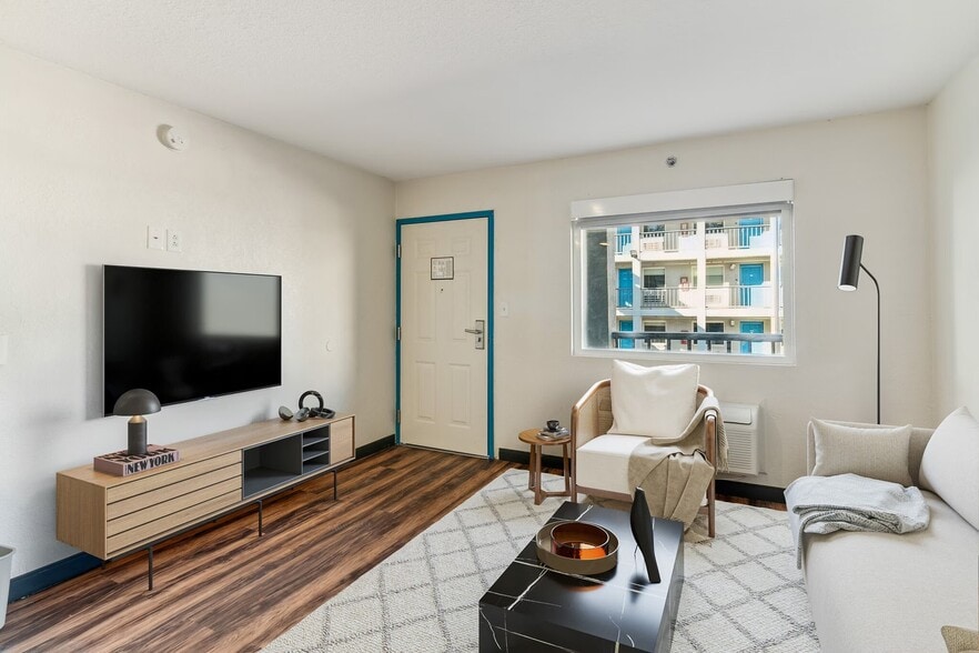 More Photos Of 2425 Atrium Way, Nashville Apartments For Sale