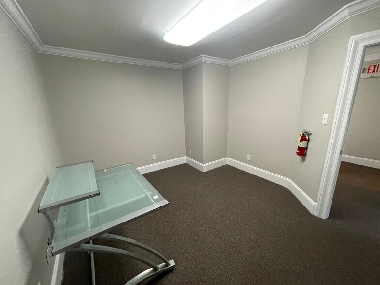 More Photos Of 2719 Graves Dr, Goldsboro Office For Lease