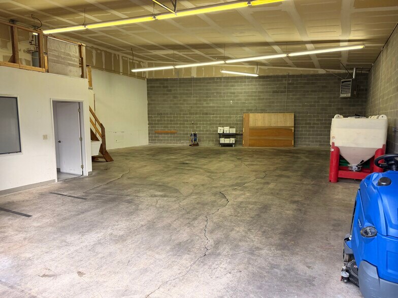 More Photos Of 412 and 414 Eads Street, Medford Warehouse For Lease