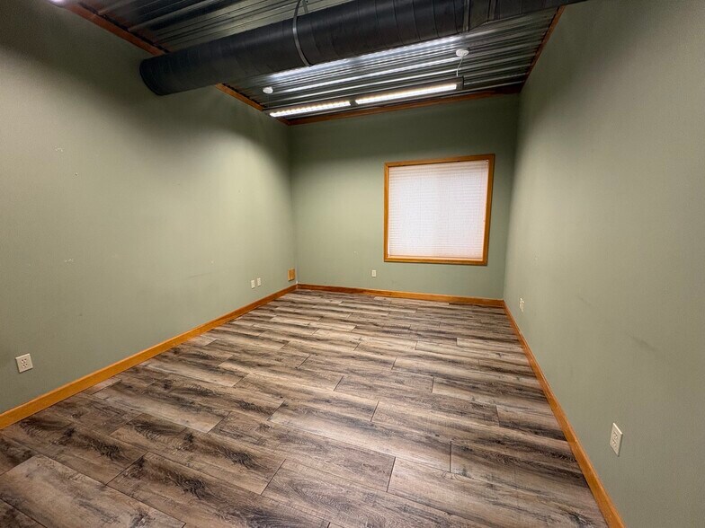 More Photos Of 150 Jack Berg Ln, Coon Valley Industrial For Lease