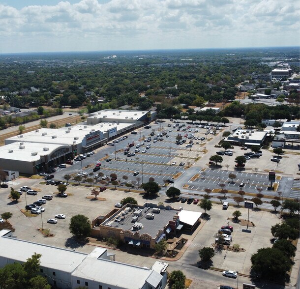 More Photos Of 711-805 Texas Ave S, College Station Unknown For Lease
