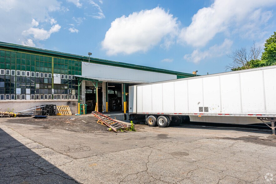 More Photos Of 99 Jersey Ave, New Brunswick Warehouse For Lease