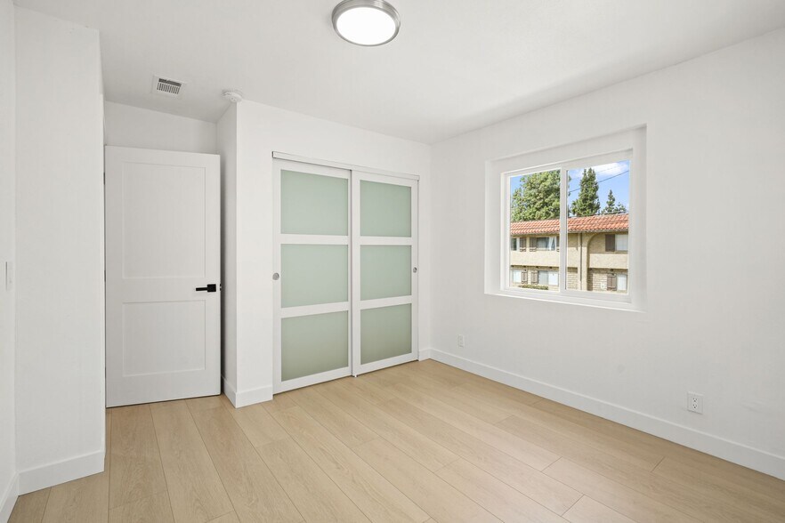 More Photos Of 7010 Lennox Ave, Van Nuys Apartments For Sale