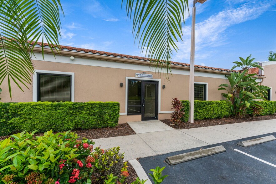 Primary Photo Of 3911 Golf Park Loop, Bradenton Office For Lease
