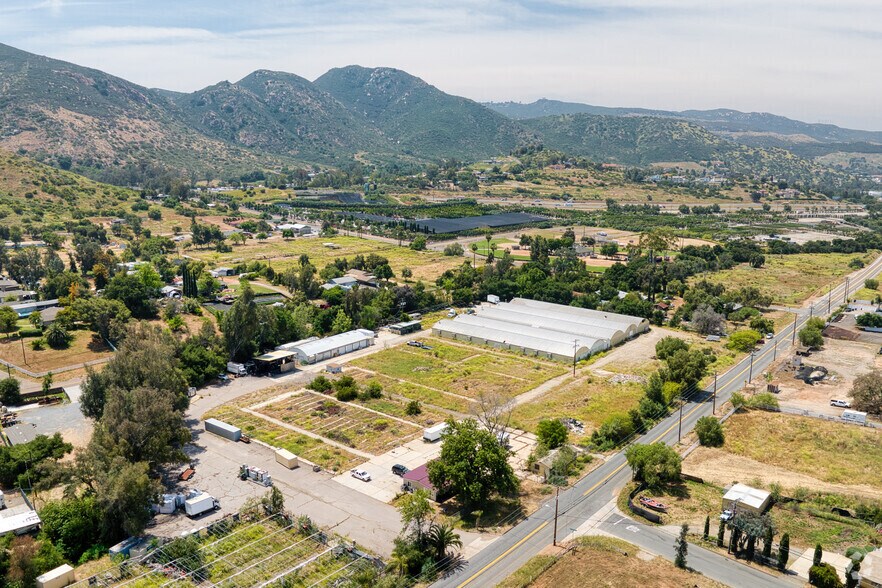 More Photos Of 9839 Blossom Valley Rd, El Cajon Warehouse For Lease