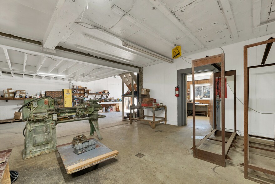 More Photos Of 55 Maynesboro St, Berlin Industrial For Sale